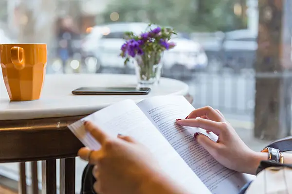 霞然字笔顺怎么写，正确写法详解